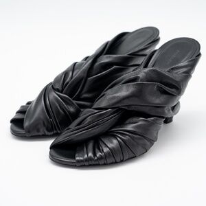 size 40eu 10 US Givenchy Show Twist Heels Mules Black Leather